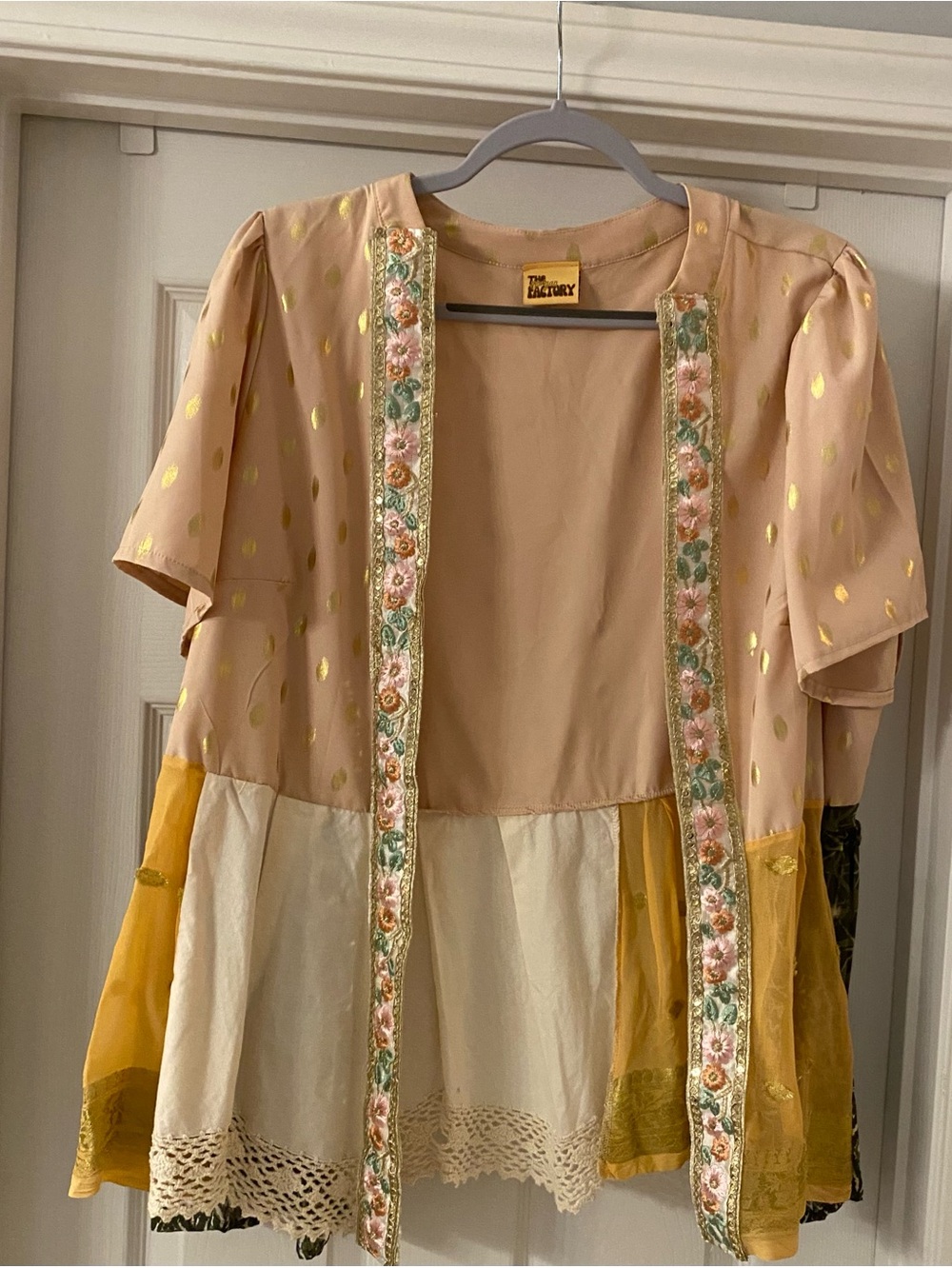 Womens M-L-XL The Morgan Factory brand Upcycled Pink & Gold Embroidered Kimono